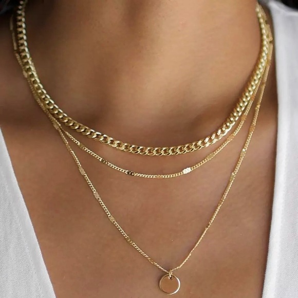 "One More Night" Layered Chain Pendant Gold Business/Casual Statement Necklace - Picture 4 of 6